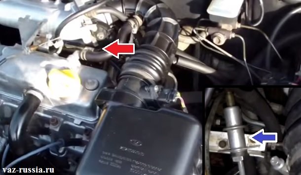 На фотографии показано где располагается регулятор давления в автомобиле с двигателем 2111